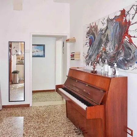 Apartment Bright Channel View