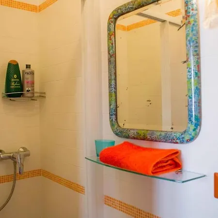 Bright Channel View Apartment *