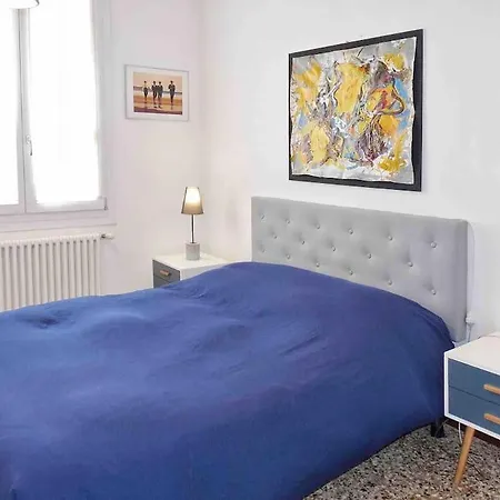 Bright Channel View Apartment Venice