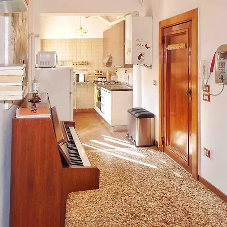 Apartment Bright Channel View *