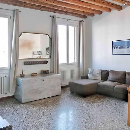Apartment Bright Channel View