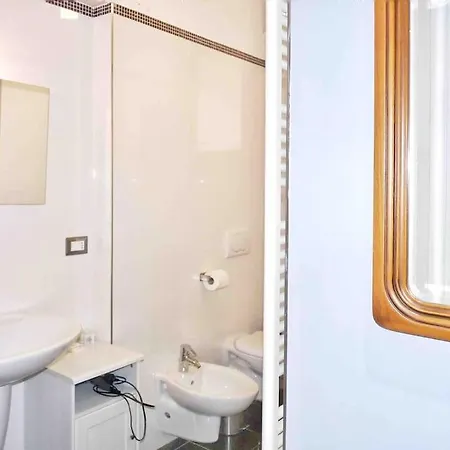 Apartment Bright Channel View *